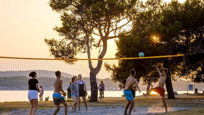Beachvolleyball mit Fun und Action in den Sommerferien