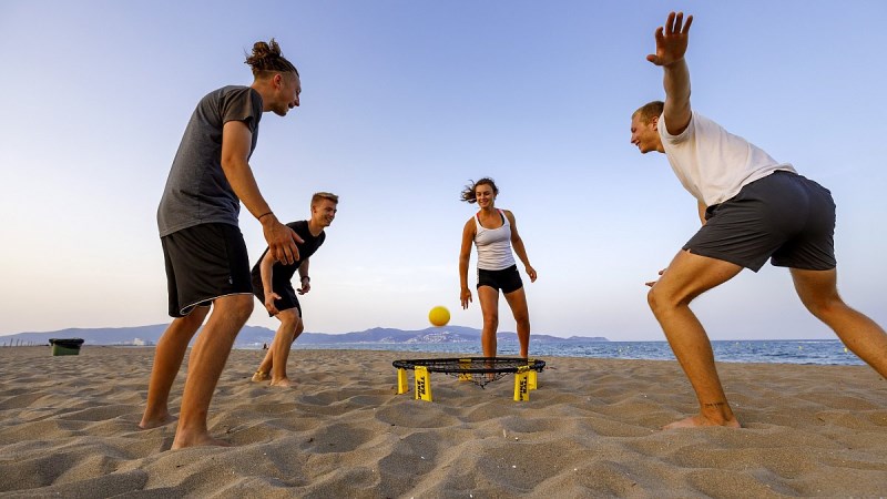 Beachsoccer- Spielturniere am Strand im Jugendcamp in Spanien